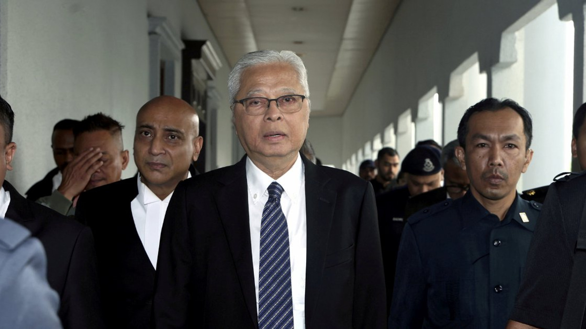 Ismail Sabri's Legal Team Challenges Corruption Charge as 'Peculiar' Over Duplicate Allegations