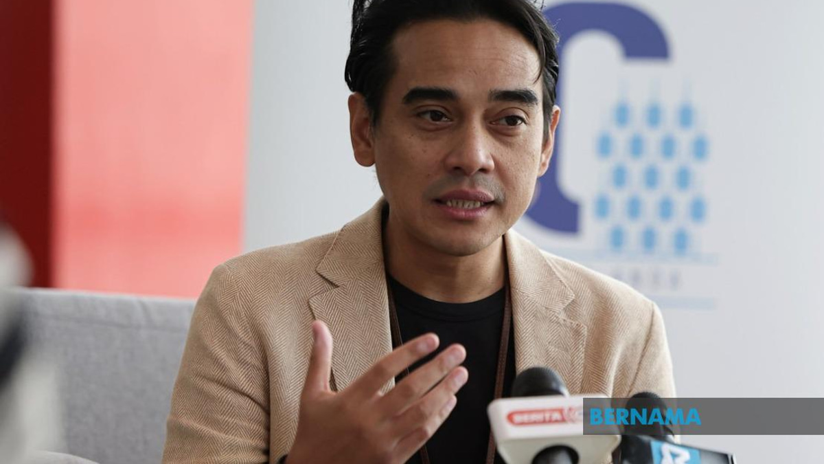 Journalists Must Master AI to Stay Competitive, Says Broadcasting Chief