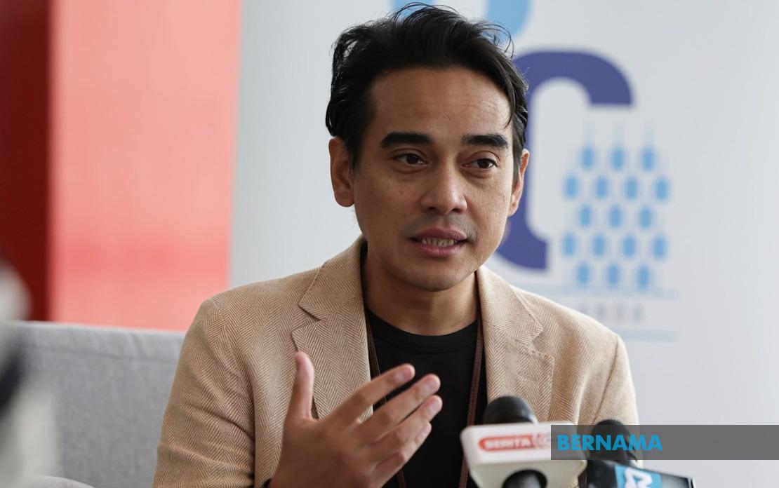 Journalists Must Master AI to Stay Competitive, Says Broadcasting Chief