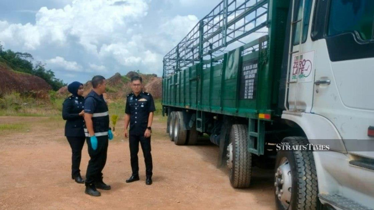 Young child struck by reversing vehicle in Sungai Petani; grandfather in police custody