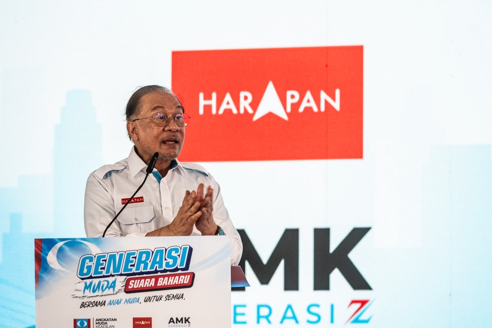 Anwar Links Development Funds to Political Support, Warns Opposition MPs in PJ and Subang