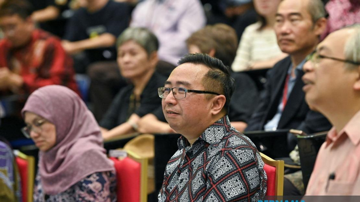 Malaysia's Tech Boom Opens Door for STEM Graduates, Says Innovation Minister