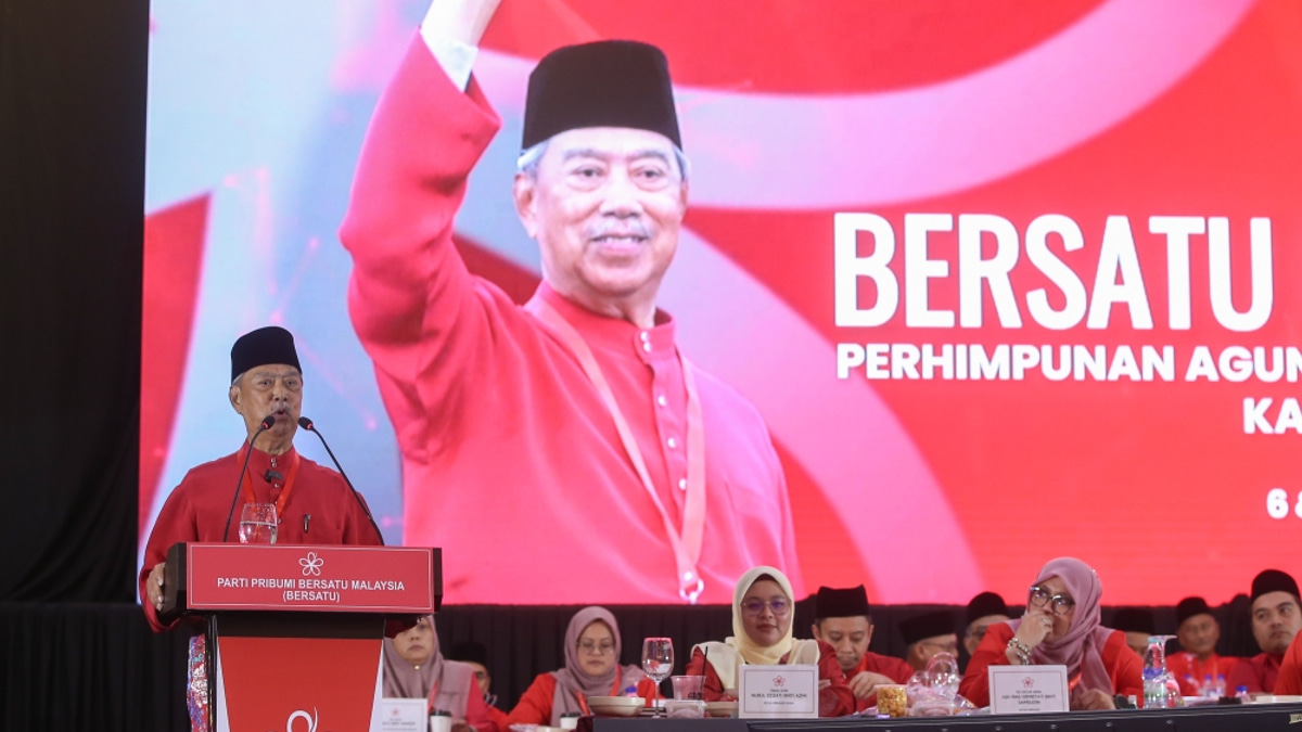 Muhyiddin Accuses Perikatan of Sidelining Bersatu, Dismisses Umno Coalition as Inauthentic