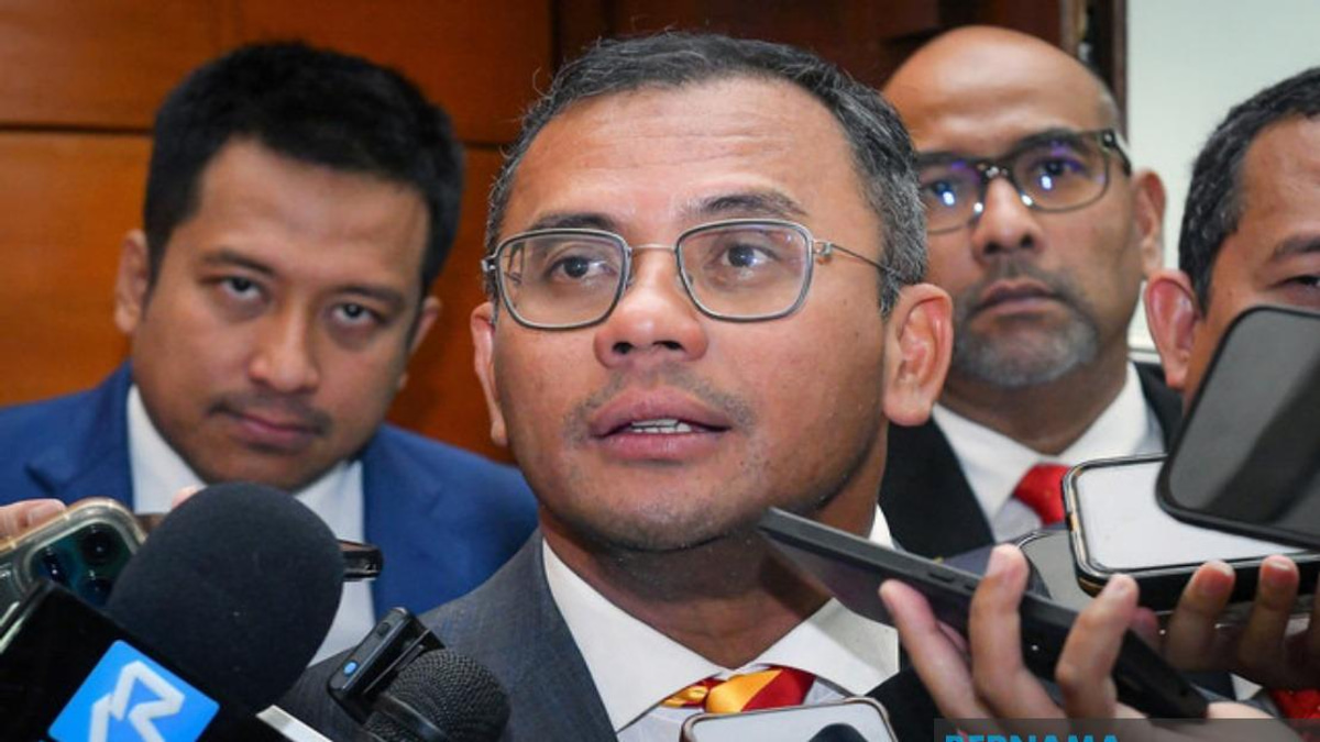 Local Complicity Hampering Enforcement Against Illegal Immigrants, Says Selangor MB
