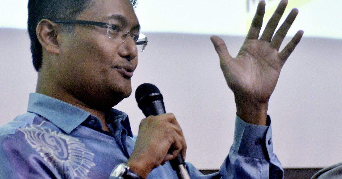 Muhyiddin's Former Aide Rebukes PN Over Bersatu 'Moral Courage' Jab