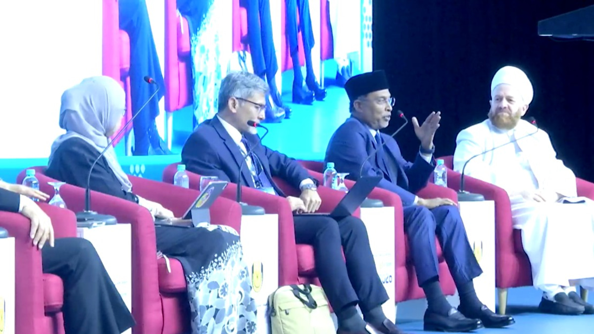 Malaysia Must Embed AI With Ethics in Universities, Says Higher Education Minister Zambry