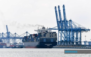 Malaysia's Export Growth Forecast Lifted to 21.7% for 2026 on Tech Boom and Strong Demand