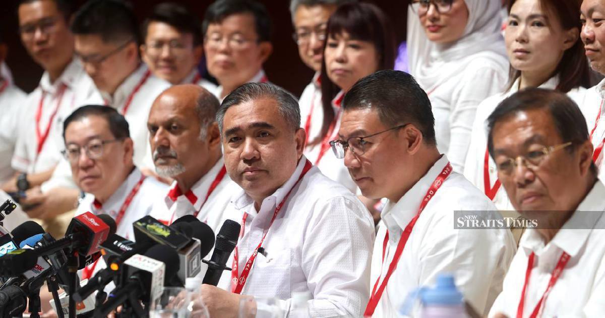 DAP Vows to Maintain Working Relationship with Umno Despite Zahid DNAA Controversy