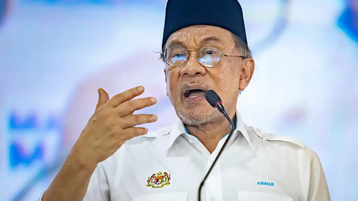 Anwar Warns Government Ministers Against Public Attacks on Unity Coalition Partners in State Elections