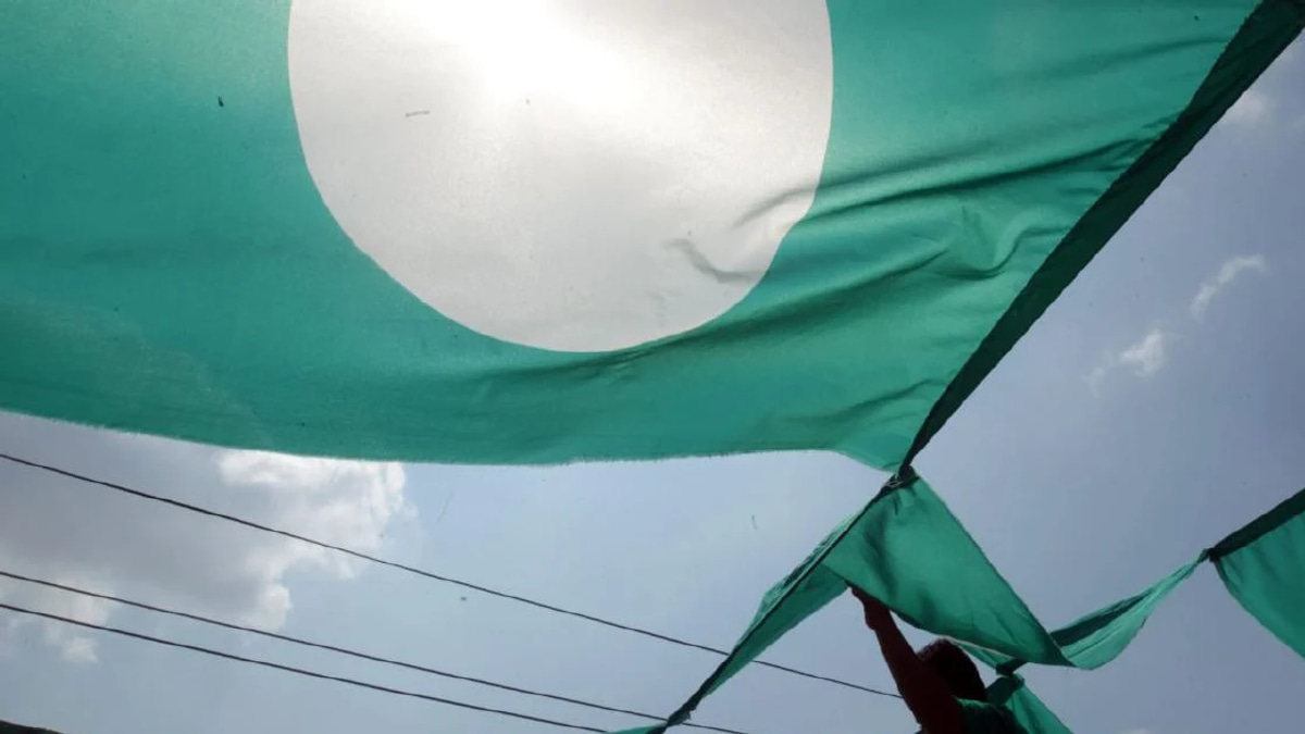 PAS and Opposition MPs Gather as Tensions Escalate in Bersatu Relations