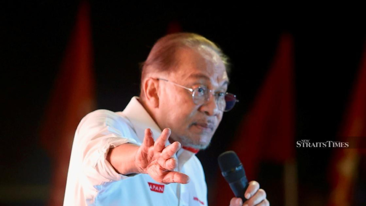 Anwar directs fast-track approval of 15,000 foreign worker permits to fill critical labour gaps