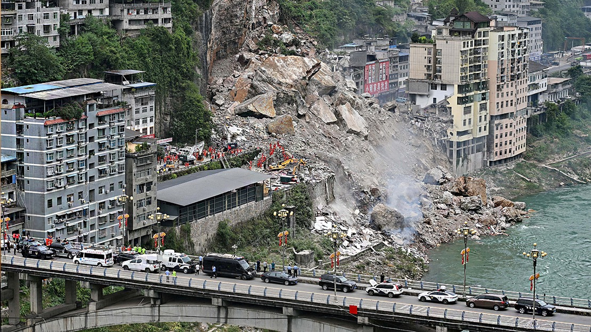Death Toll Reaches 51 in Chongqing Mountain Collapse; Rescuers Continue Search for Missing