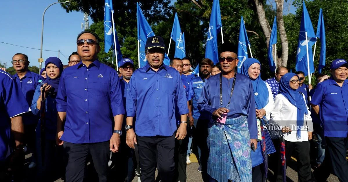 Johari Ghani throws weight behind BN push in Johor's Tiram constituency