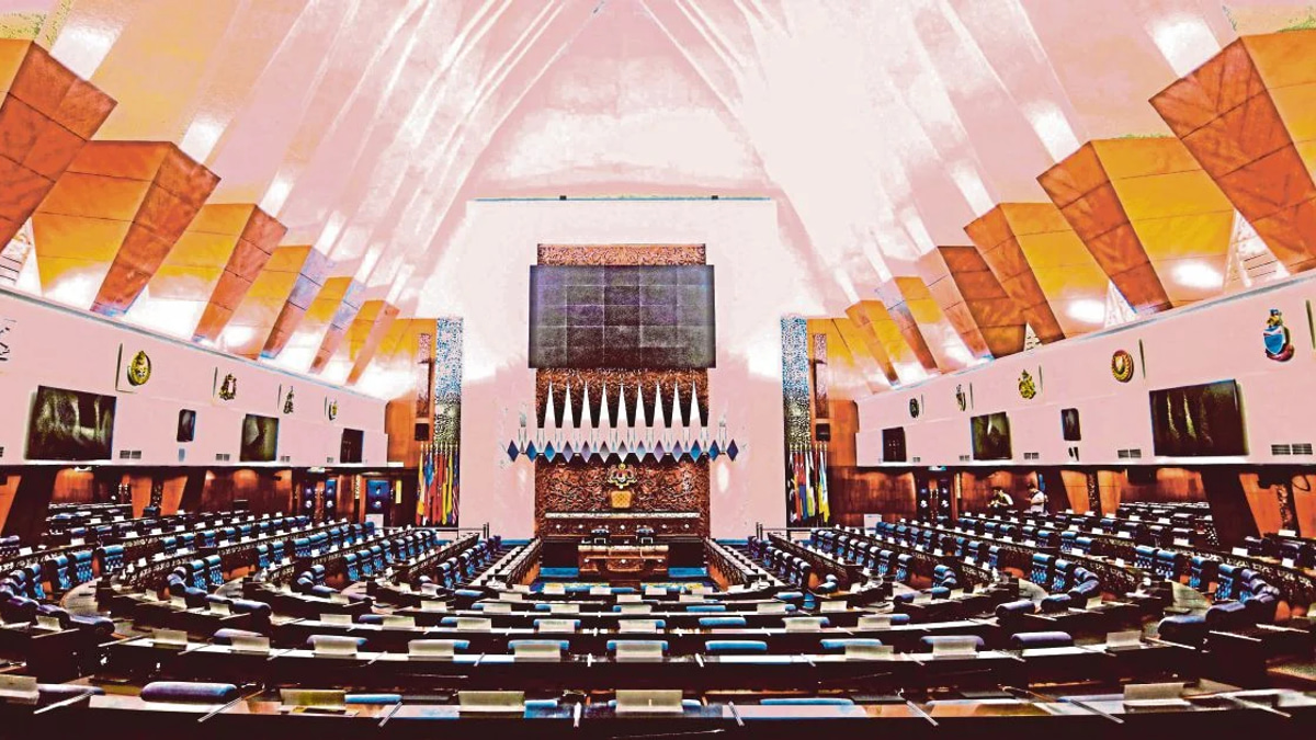 Malaysia Eyes Border Trade Gains as Hormuz Crisis Looms in Parliament