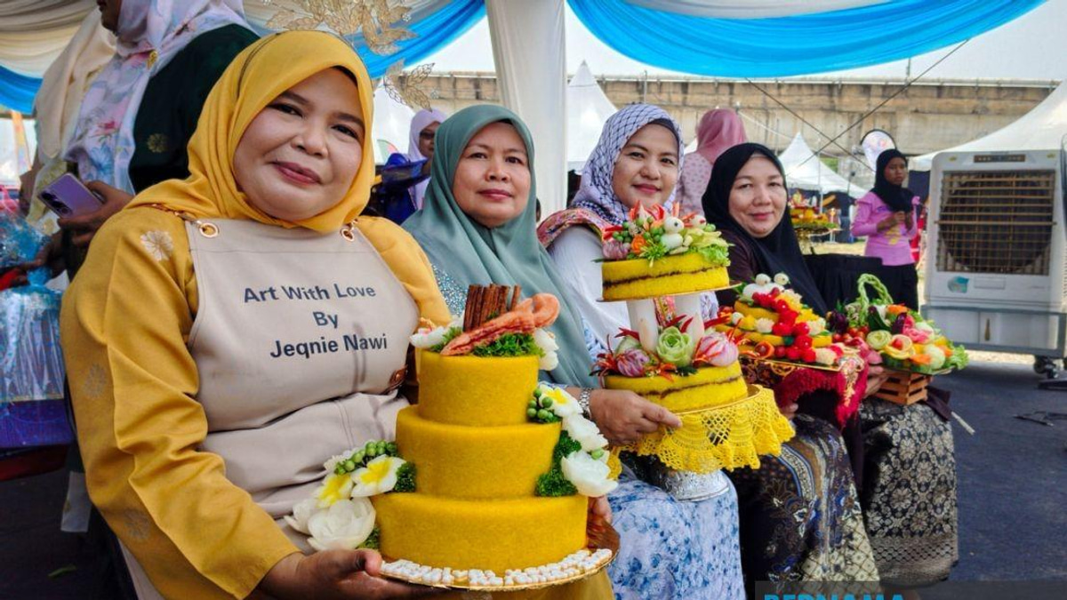 From Resort Worker to Pulut Kuning Entrepreneur: How One Kelantan Woman Built a Thriving Decoration Business
