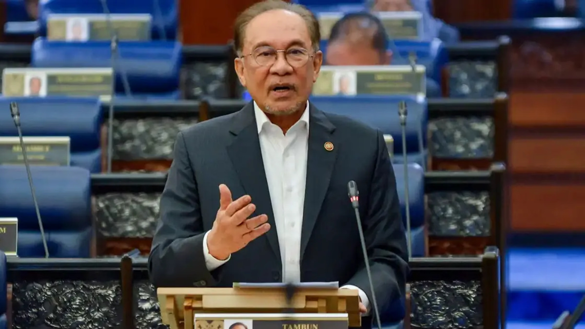 Anwar Calls for Patience as Government Pursues Economic Agenda