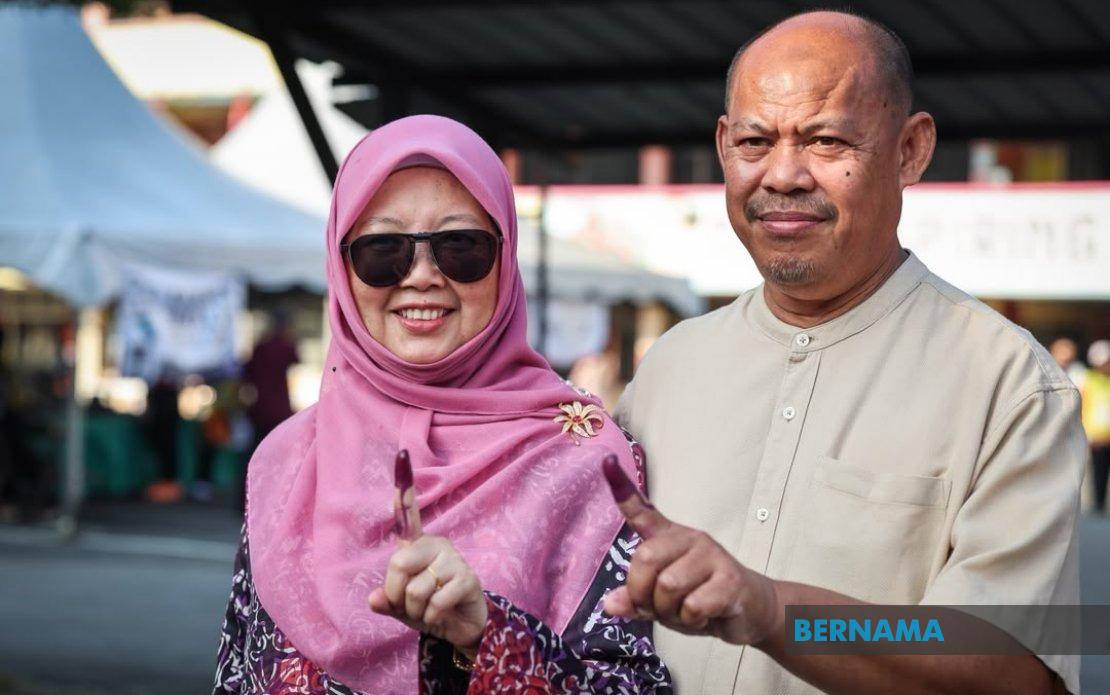 Johor State Election: Party Chiefs Among First Wave of Voters