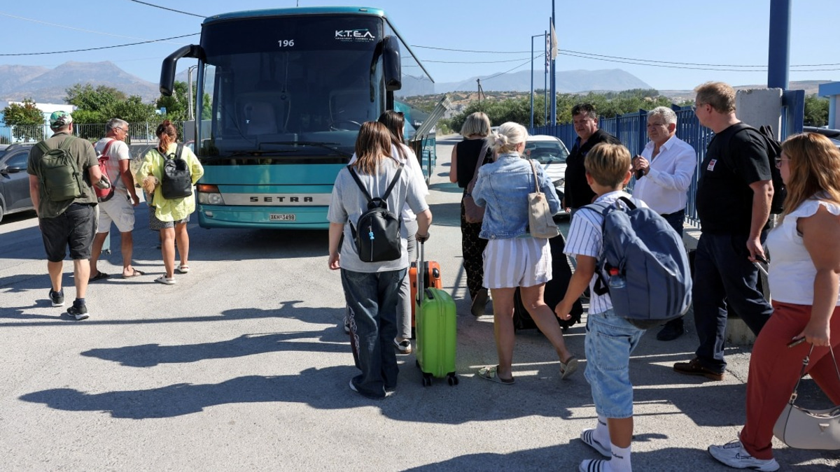 Greece Declares Emergency as Crete Wildfire Forces Mass Evacuation