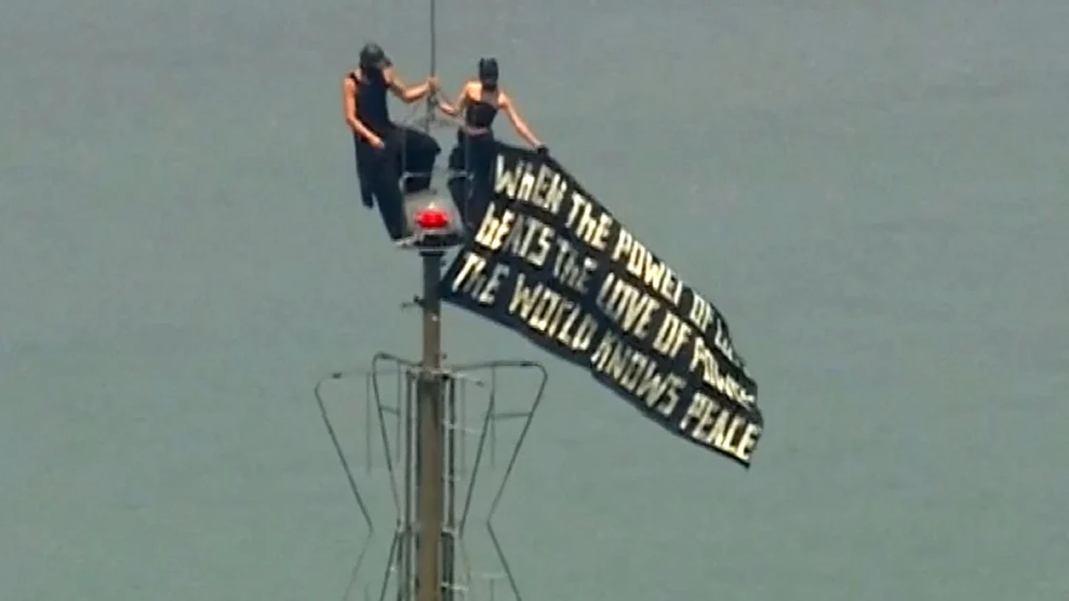 Couple arrested after scaling Empire State Building antenna in dramatic New York proposal