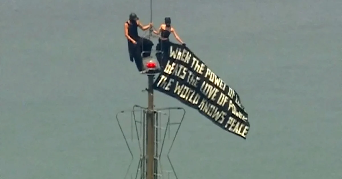 Couple arrested after scaling Empire State Building antenna in dramatic New York proposal