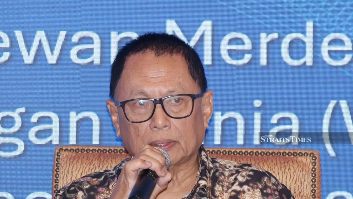 Puad's 'Kamikaze' Move Designed to Jolt Umno Leadership, Says Former Supreme Council Member