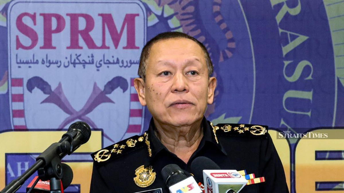 Ex-CFO Returns for Third Day of MACC Questioning Over RM370 Million Plantation Share Deal