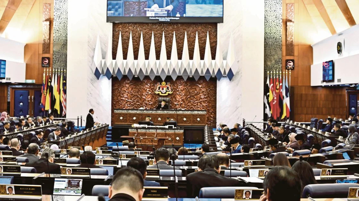 Parliament erupts as Takiyuddin and government MP clash over PAS treatment of Bersatu