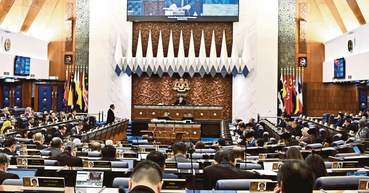 Parliament erupts as Takiyuddin and government MP clash over PAS treatment of Bersatu