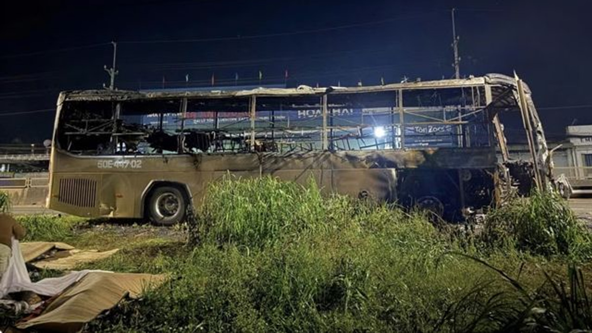 Seven Dead After Sleeper Bus Catches Fire on Vietnamese Highway