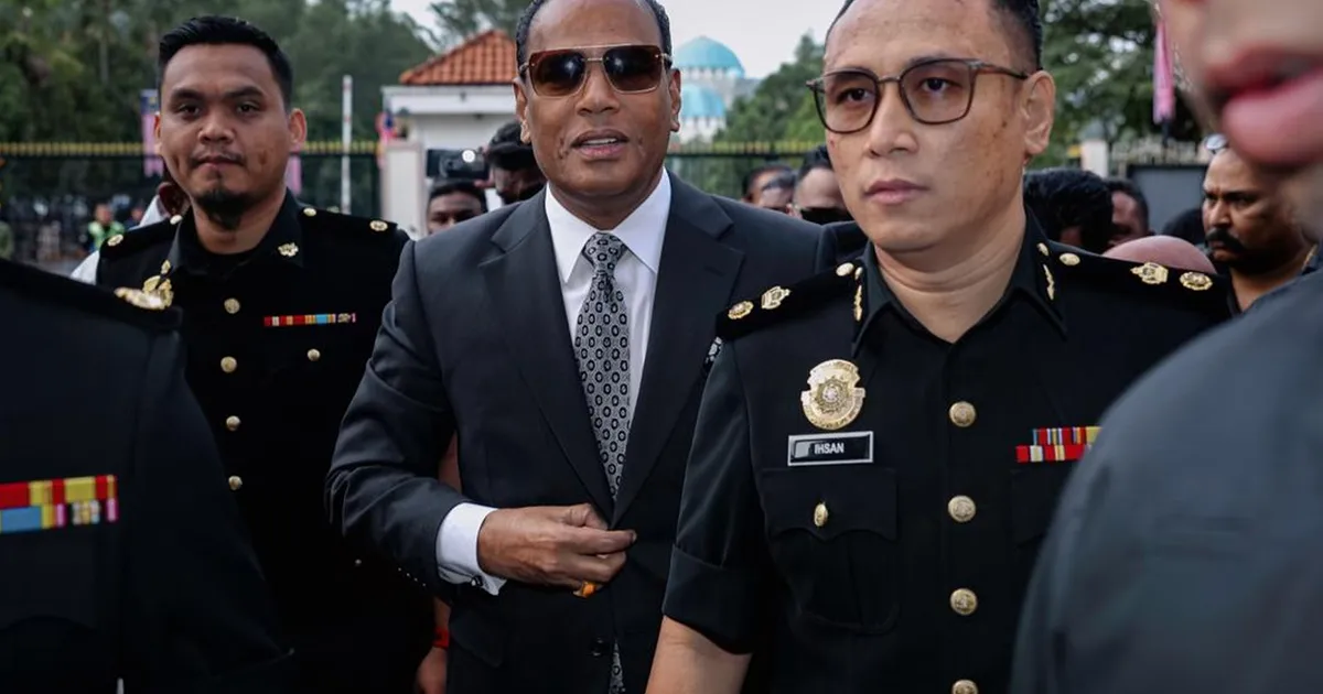 Former HR Minister Saravanan Appears at KL Courts in Fresh Hearing