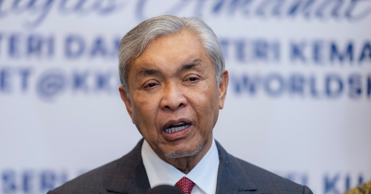 Zahid Endorses Review of Immigration Service Scheme Amid Long-Running Officer Concerns