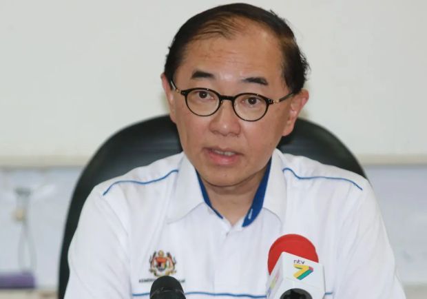 Demand for Transparency on Official Overseas Travel Amid Healthcare Crisis