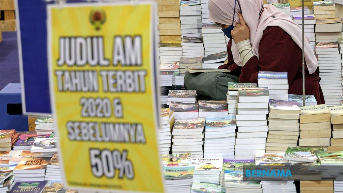RM221.6 Million MADANI Book Voucher Scheme Opens to 2.2 Million Students
