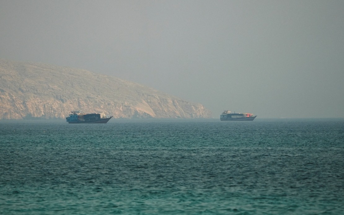 Oman Rejects Mandatory Strait of Hormuz Fees, Proposes Voluntary Service Model