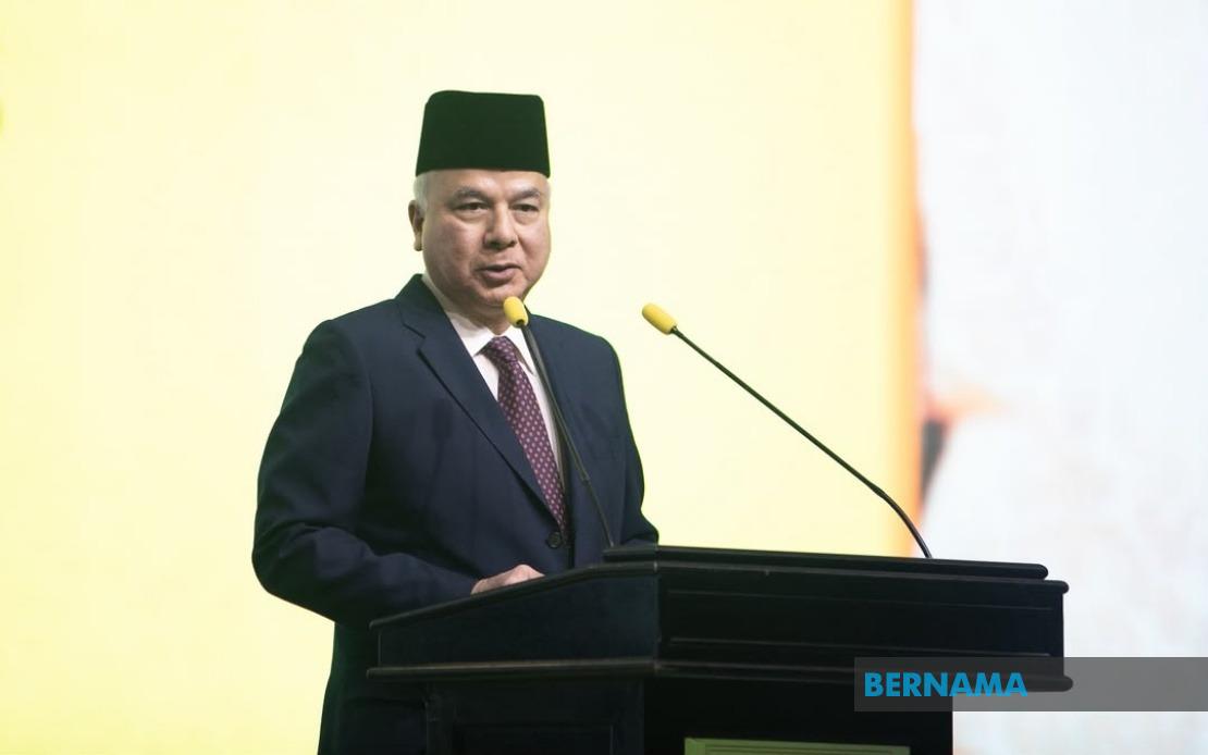 Strong Institutions and Accountable Leadership Essential to National Success, Says Sultan Nazrin