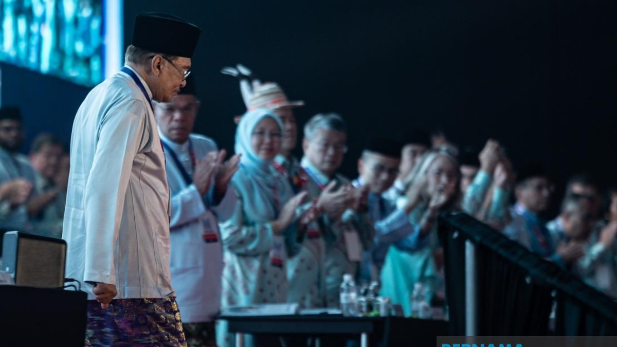 PM Anwar Rebuts Claims of Regional Neglect, Points to Rising State Allocations