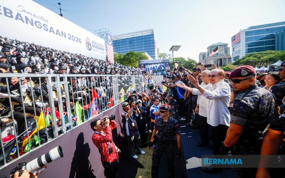 Prime Minister Anwar Ibrahim Praises Malaysians' Patriotic Spirit at 2026 National Day Parade