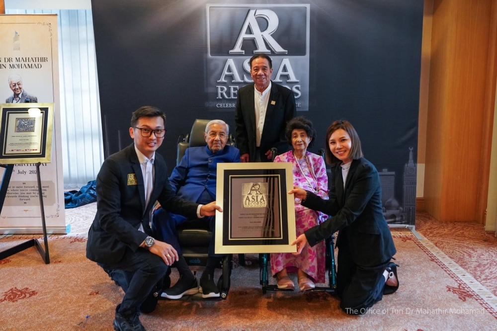 Mahathir and Siti Hasmah Join Exclusive Centenary Club with Three Guinness World Records
