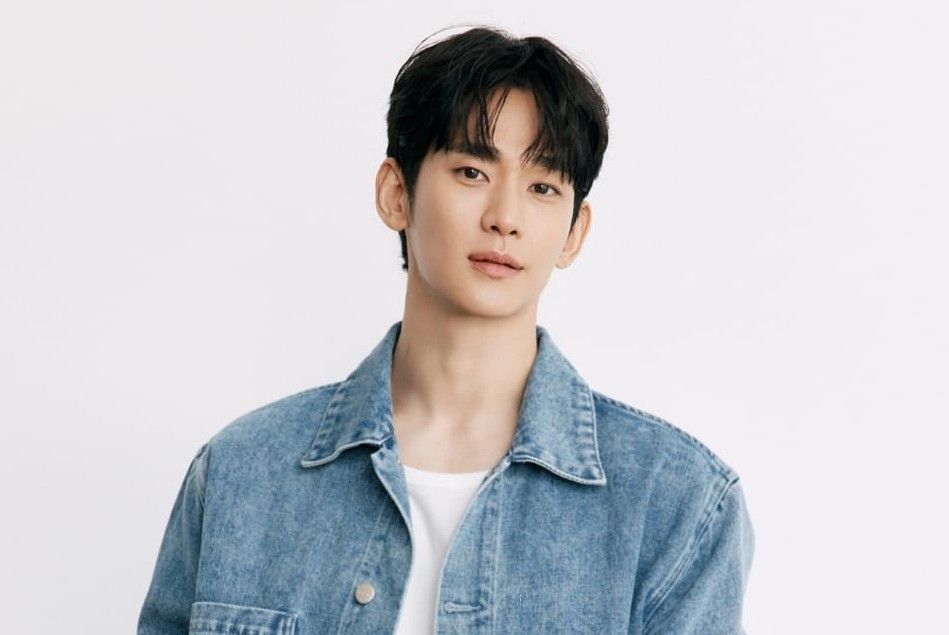 Kim Soo-hyun Marks Public Return Through Bench Campaign After Year Away