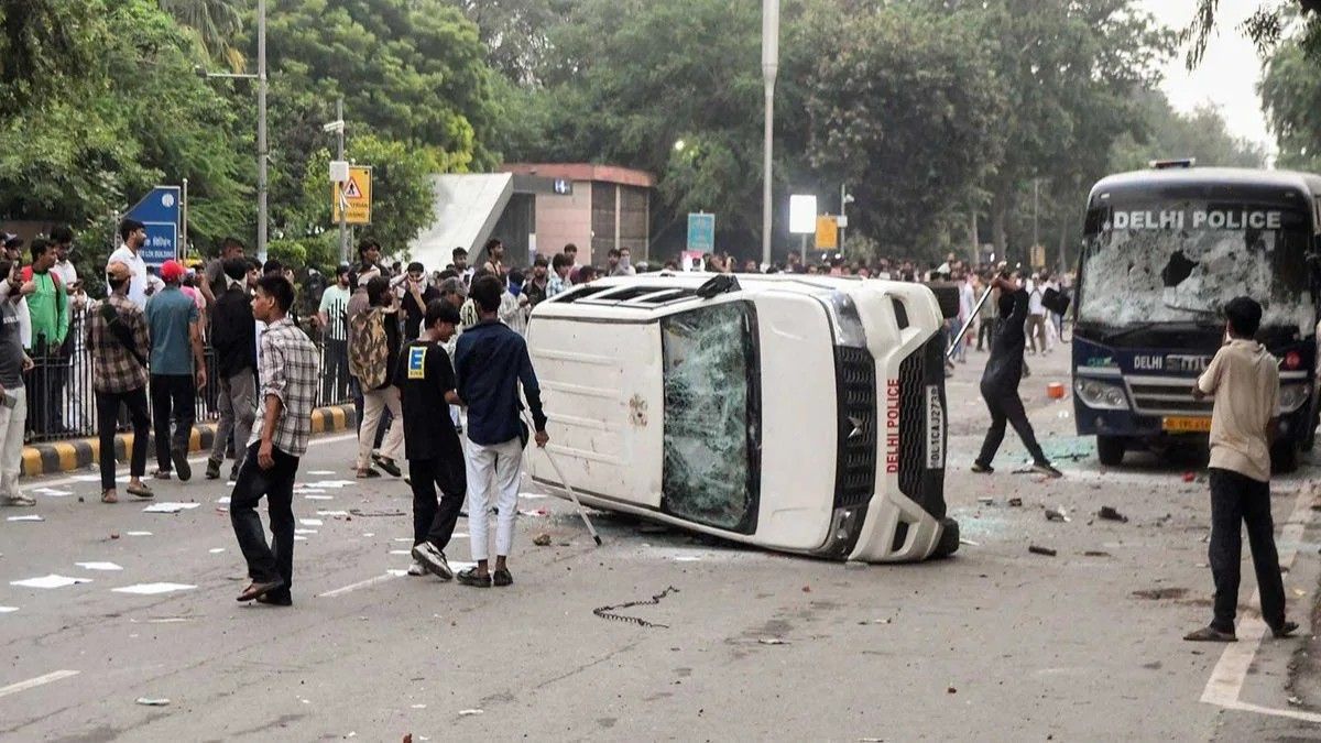 Delhi Police Register 10 Cases Over Parliament Protest Violence as Misinformation Claims Circulate