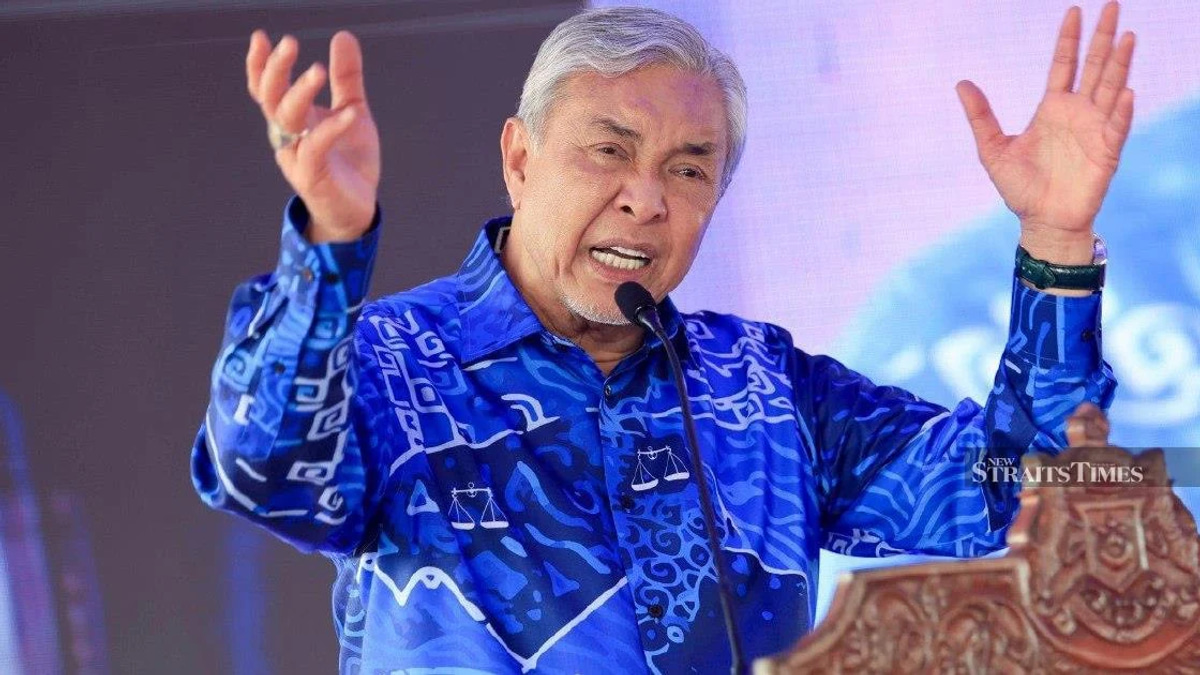 Zahid Urges Johor Voters to Heed Election Lessons as State Polls Near