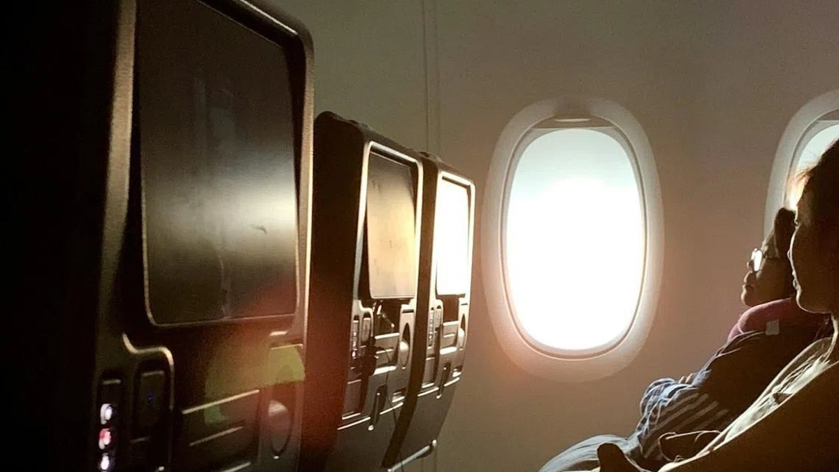 South Korean Teen Petitions Government Over Uncensored In-Flight Entertainment