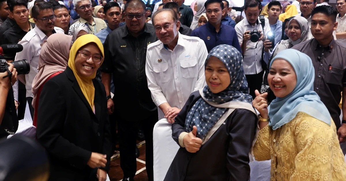 Malaysia's Civil Service Drives Leap in Global Competitiveness Rankings