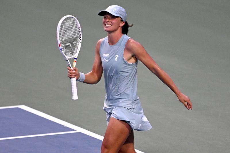 Swiatek powers into Canadian Open semi-finals with dominant victory over Shnaider