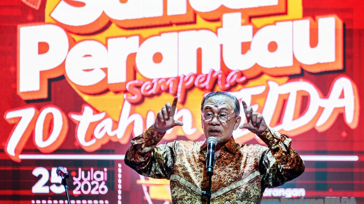 Anwar Pushes for Swift Rollout of Seven Felda Support Programmes