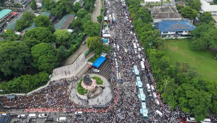 Philippine Religious Sect Mobilises Thousands to Oppose Senator's Arrest