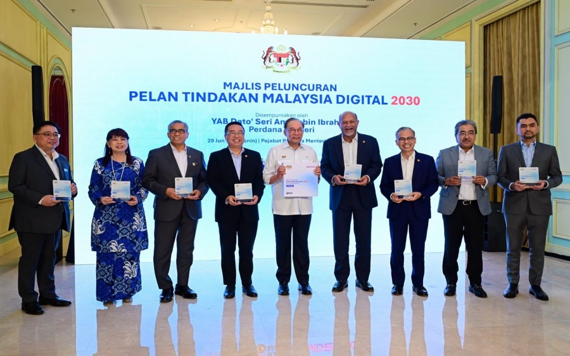 Malaysia's Civil Service Cuts Paper Waste, Saves RM1.99 Million Through Digital Shift