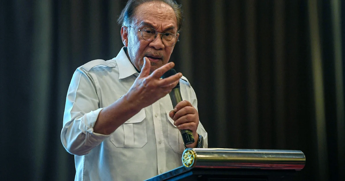 Federal Government Bears Burden of Felda's RM1 Billion Annual Debt, Anwar Says