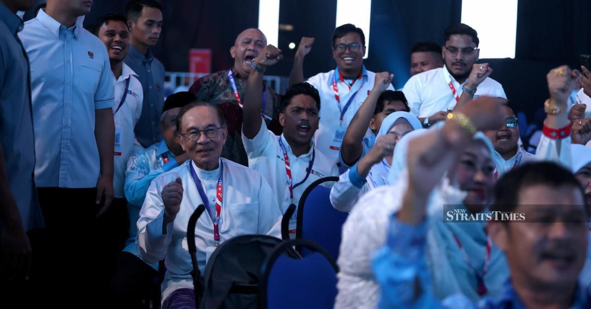 Government Will Probe Felda's Governance Issues and Debt Crisis, Anwar Declares