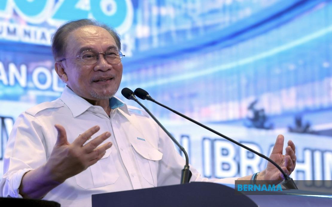 Anwar Urges Business Leaders to Mentor Bumiputera Entrepreneurs Rather Than Impose Top-Down Strategies